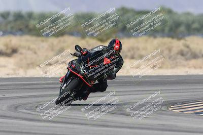 media/Oct-13-2025-Moto Forza (Mon) [[a66d839500]]/3-B Group/Session 3 (Turn 16)/